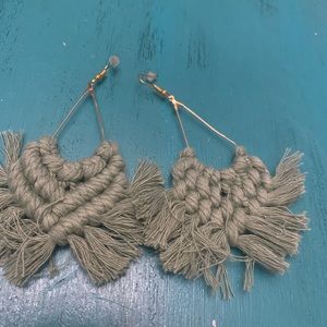Pale moss green macramé earrings